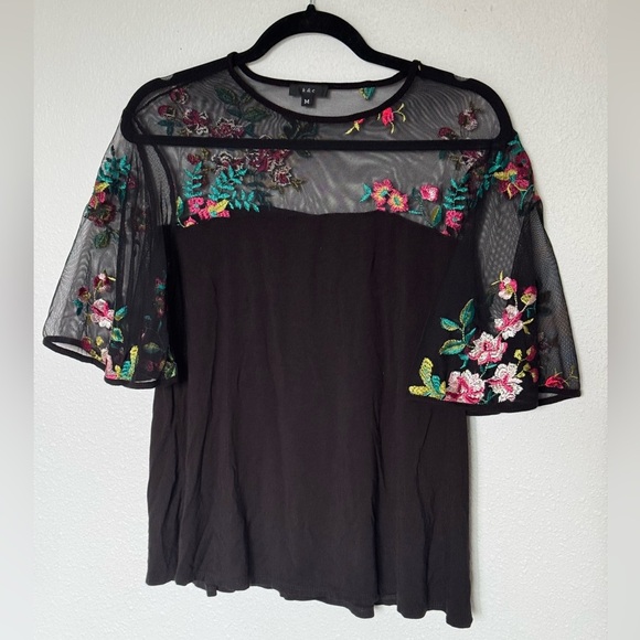 Kim & Cami Floral Embroidered Illusion Top size M - Picture 1 of 6